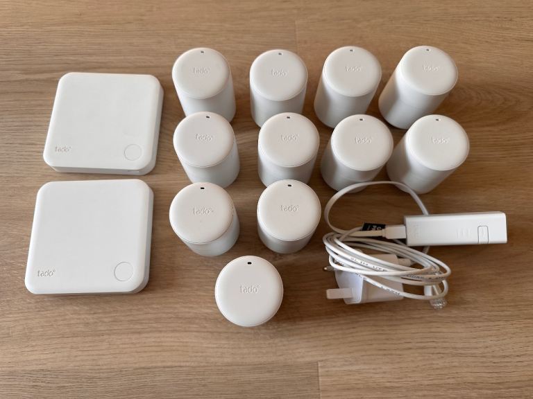 Tado Smart Thermostat System with Multiple Radiator Valves