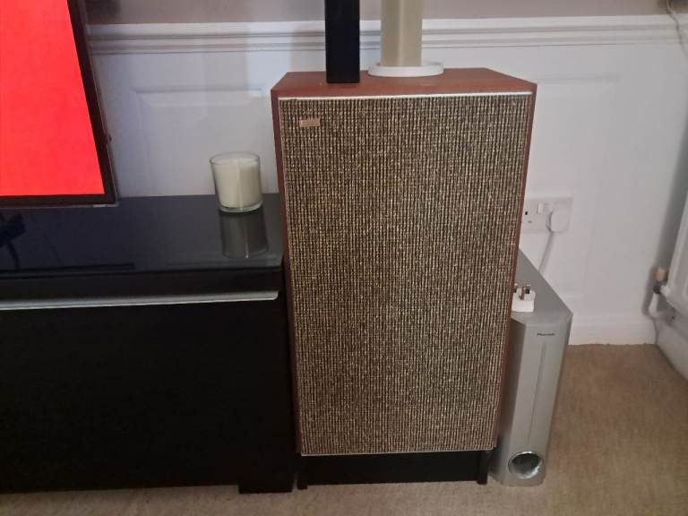 KEF Floor Standing Speaker - Vintage Audio in Good Working Order