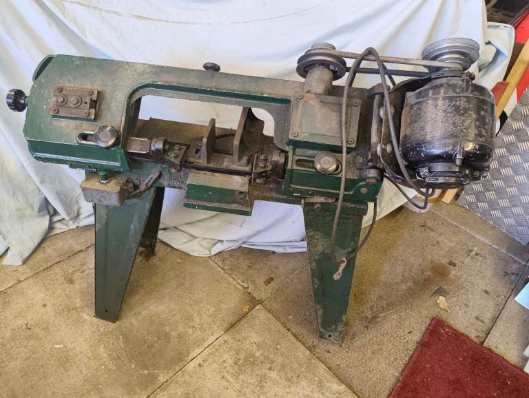 Band saw 