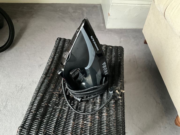 Practically new Iron - Russell Hobbs Diamond Elite