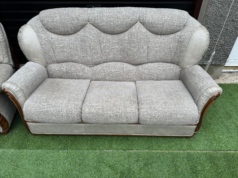Queen Anne 3 seater sofa & manual recliner armchair 