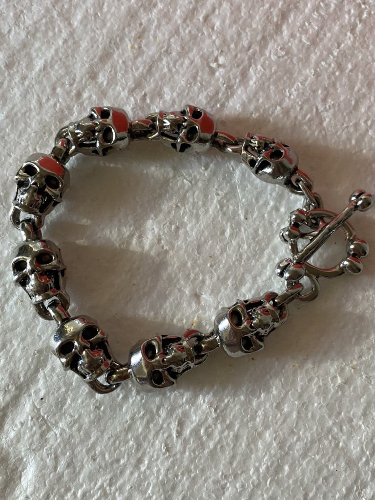 Skull bracelet.. 