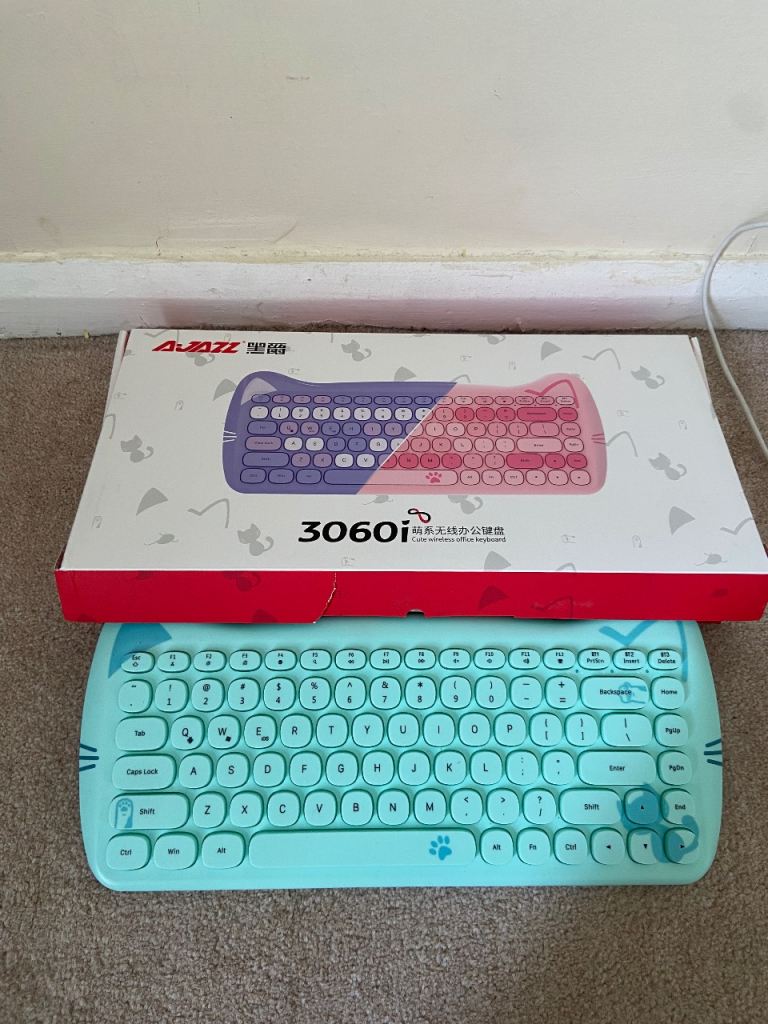 AJAZZ 3060i Wireless Keyboard – Cute Mint Green Cat Design