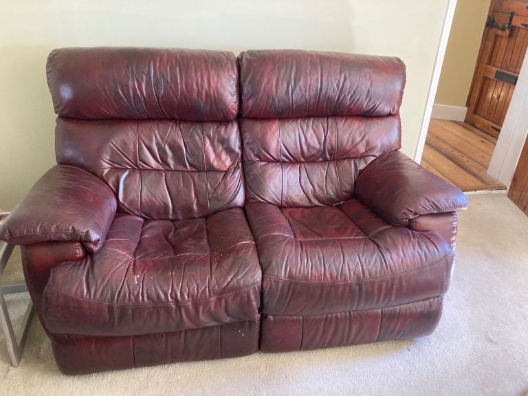 Recliner sofas