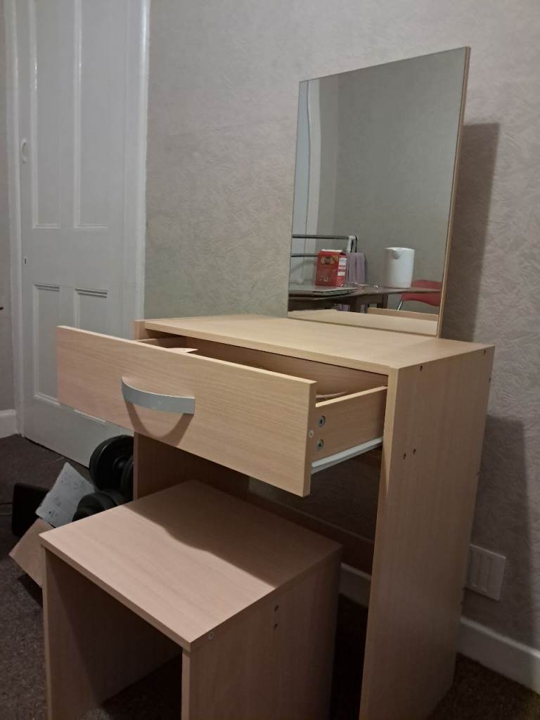 Dressing table