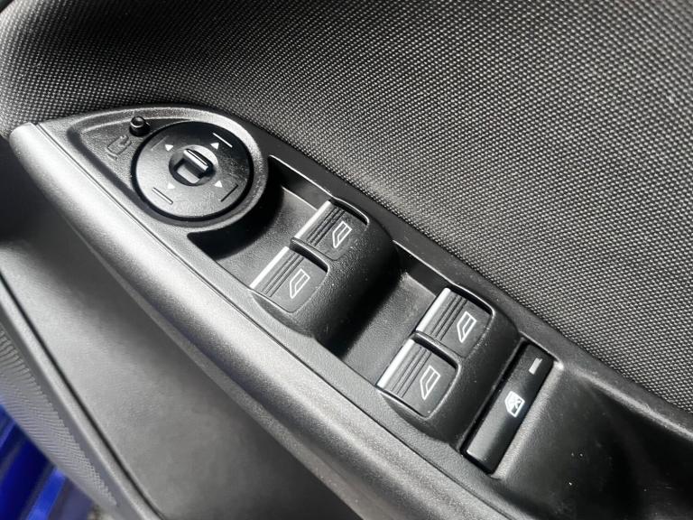 2015 Ford Focus 1.5T EcoBoost Zetec S Euro 6 (s/s) 5dr HATCHBACK Petrol Manual