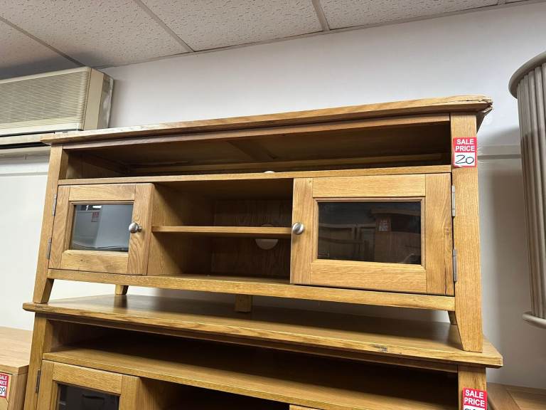 Solid Wood TV cabinet - Oak Veneer
