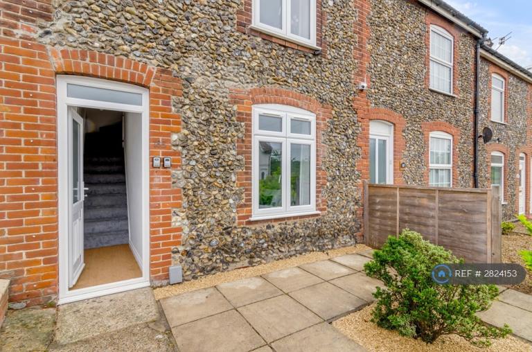 1 bedroom flat in Yarmouth Road, Norwich, NR7 (1 bed) (#2824153)