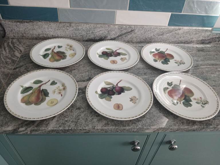 Hooker's Fruit Fine Bone China Dinnerware