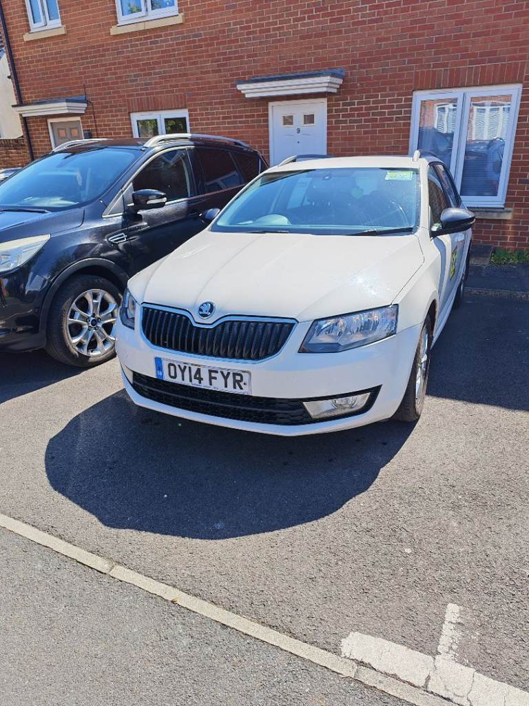 Skoda, OCTAVIA, Estate, 2014, Manual, 1598 (cc), 5 doors