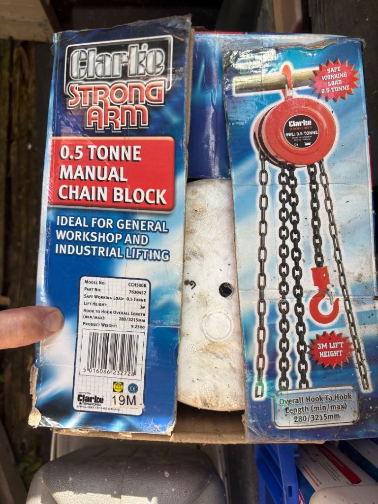 Clarke. 0.5 Tonne manual chain block
