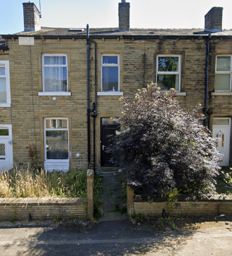4 BED TERRACED HOUSE TO LET 