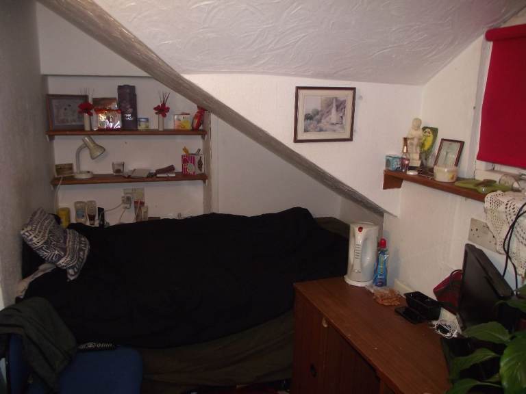 Small but Cosy Single Room