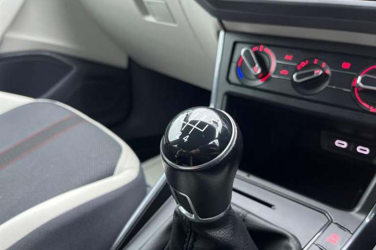 2021 Volkswagen Polo 1.0 EVO 80 Beats 5dr - APPLE CAR PLAY, FULLY SERVICED, LOW INSURANCE Manual ...