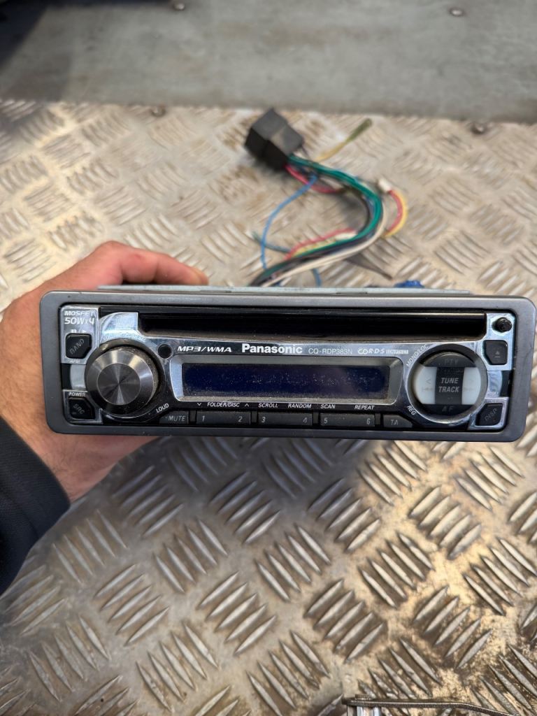PANASONIC CD PLAYER MP3 WMA 50W X 4 USED CONDITION COMES WITH WIRING  