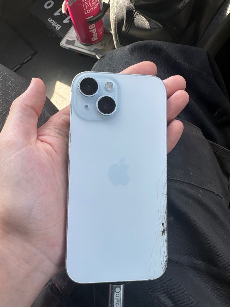 iPhone 15- 128GB titanium white
