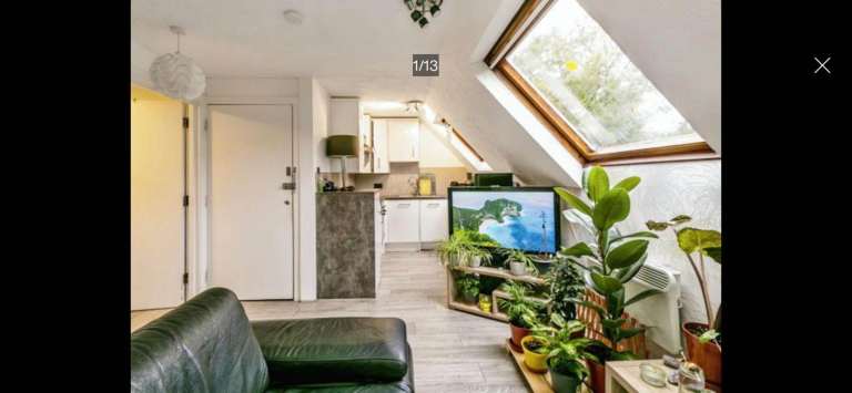 Stylish Top-Floor One-Bedroom Flat with Parking