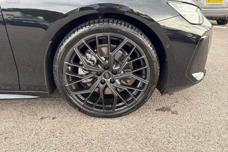 2025 Audi A6 Saloon 2.0 e-hybrid 25.9kWh Launch Edition S Tronic quattro Euro 6 (s/s) 4dr Saloon ...