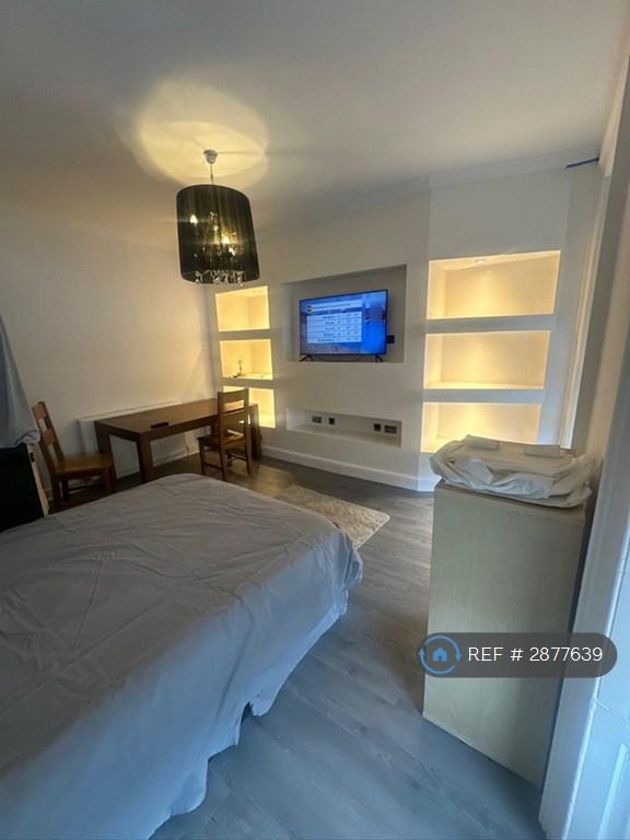 1 bedroom in Chalmers St, Dunfermline, KY12 (#2877639)