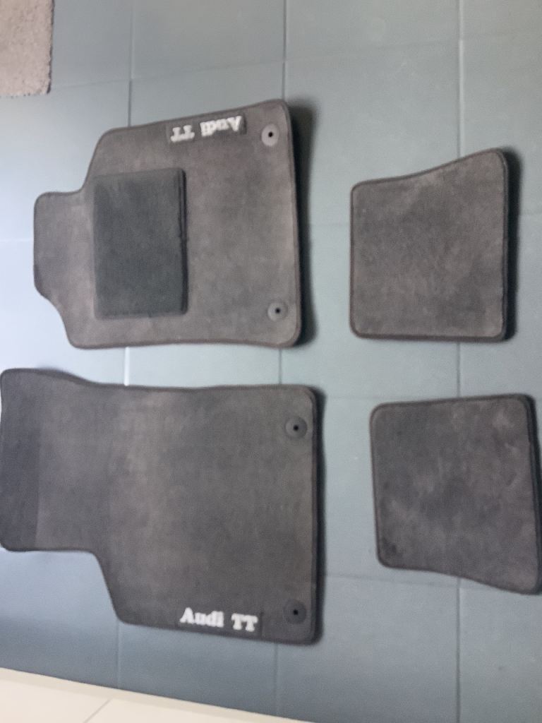 Tailored car mats for the AUDI TT 