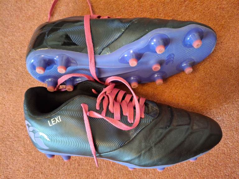 Size 9 Canterbury Rugby boots in good conditio 