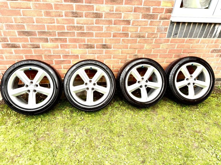 Audi Alloys wheels 18 inches with tyres 