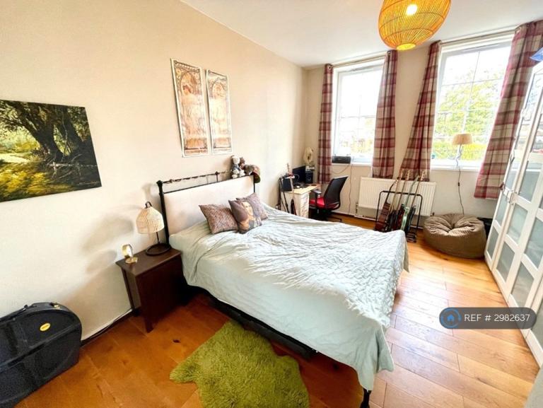 1 bedroom flat in Duke Street, Luton, LU2 (1 bed) (#2982637)