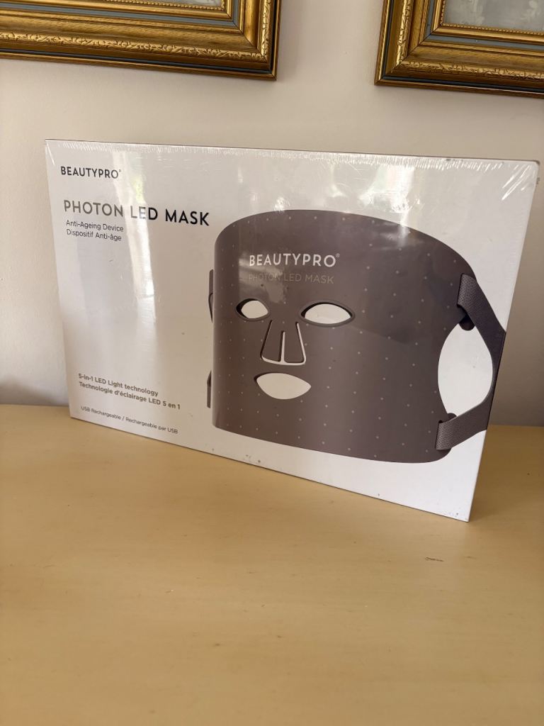 image for BeautyPro Beauty Devices PHOTON LED LIGHT THERAPY FACIAL MASK  New & Sealed RRP £195 Christmas Gift