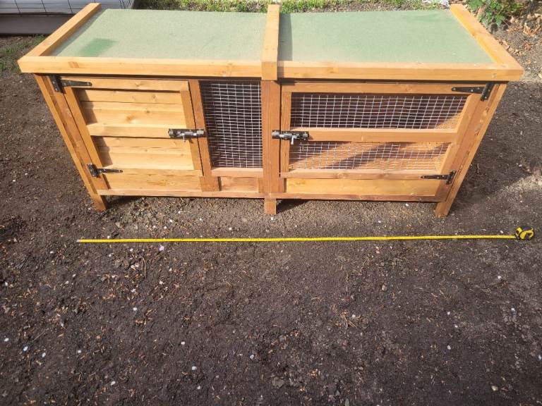 Guinnea pig or rabbit hutch