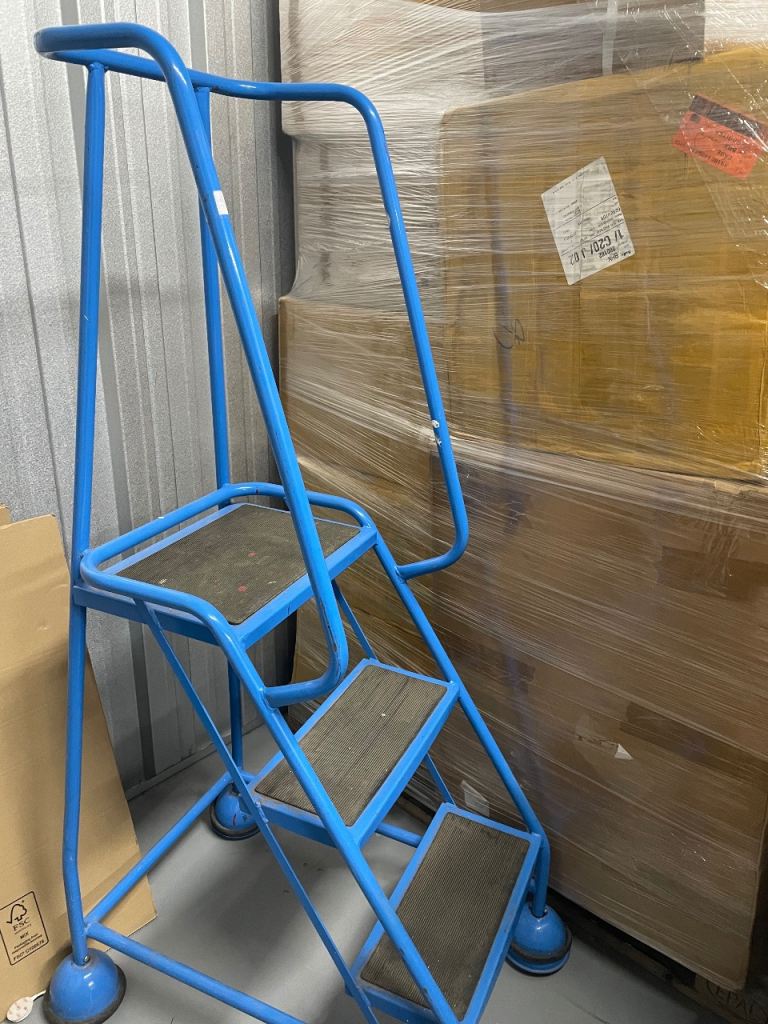Heavy Duty 3 Treads Mobile Step Ladder