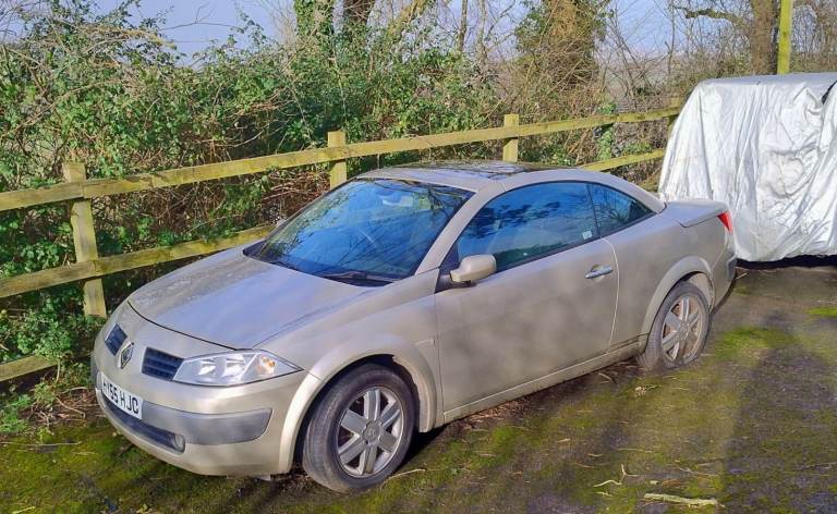 2005 Renault Megane 1.6 VVT Petrol 'Dynamique' Hard-Top Convertible for spares/parts/restoration