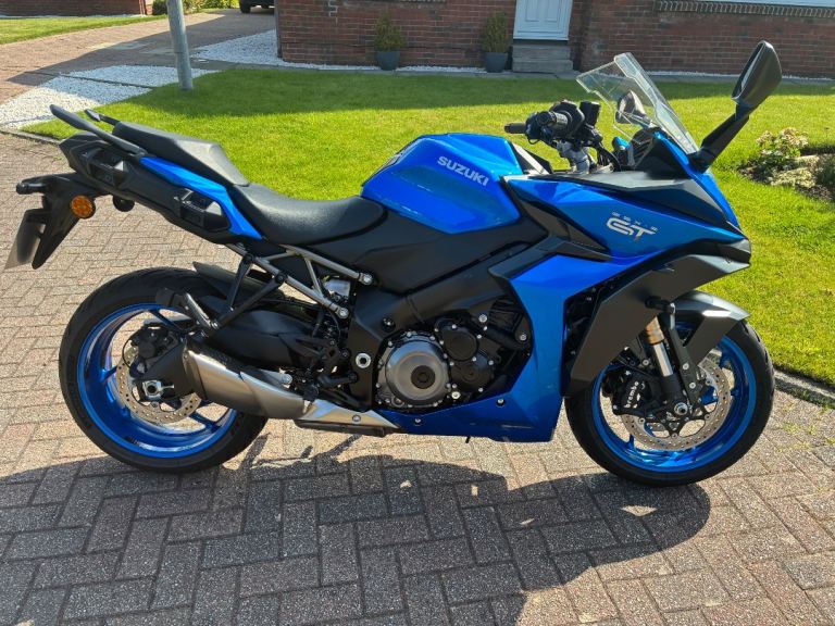 Suzuki GSX-S1000 GT+