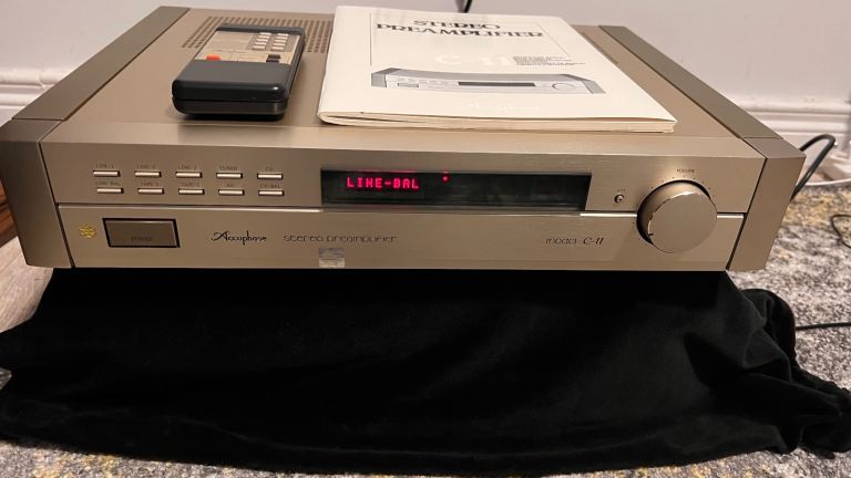 Accuphase C-11 Pre Amplifier