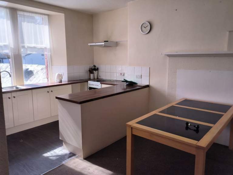 Large 3 bed 1st floor flat to rent in central Aberfeldy