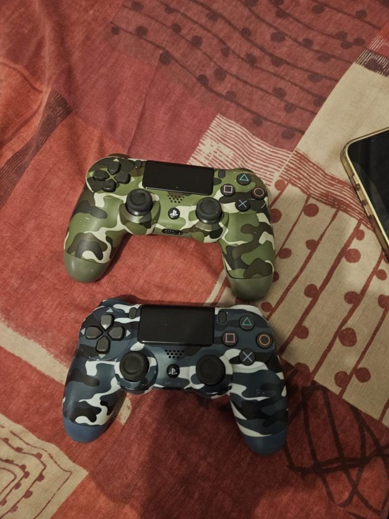 PS4 controller Sony official x 2 