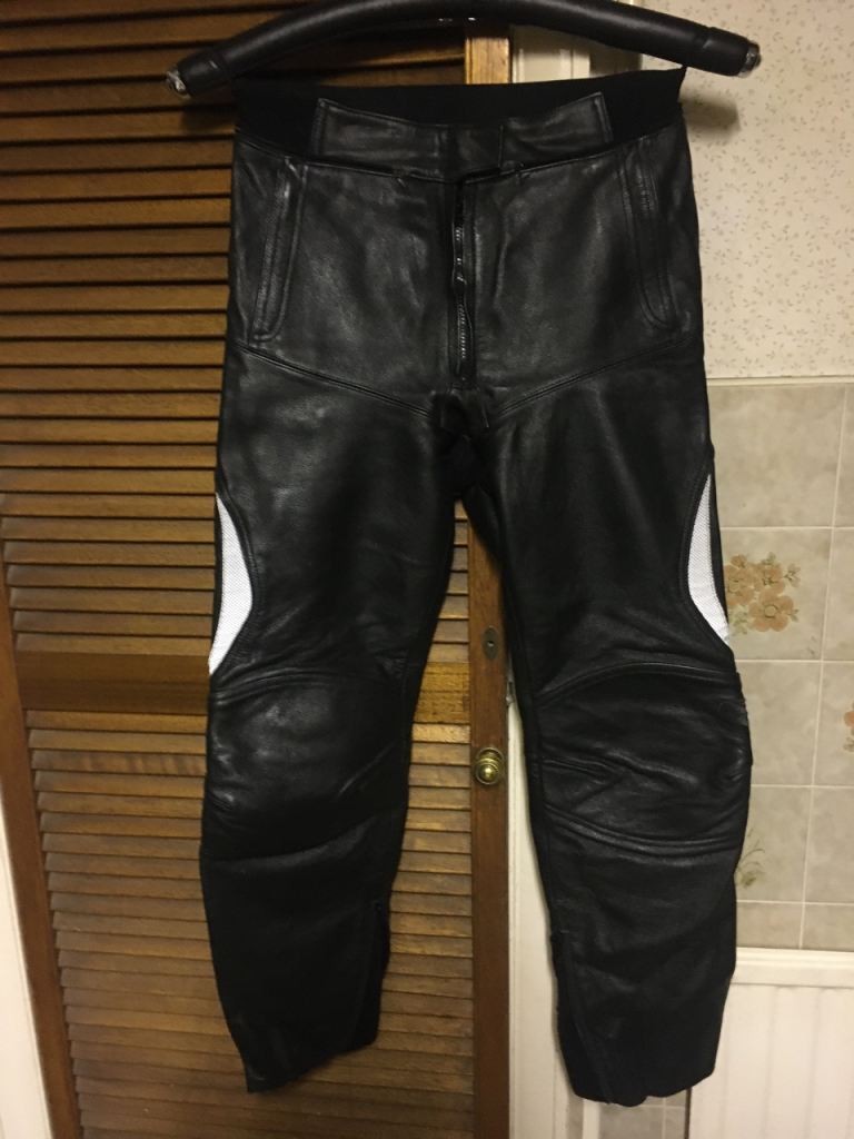Ladies motor cycle leather’s hein gericke jacket size 16/18 trousers 12/14