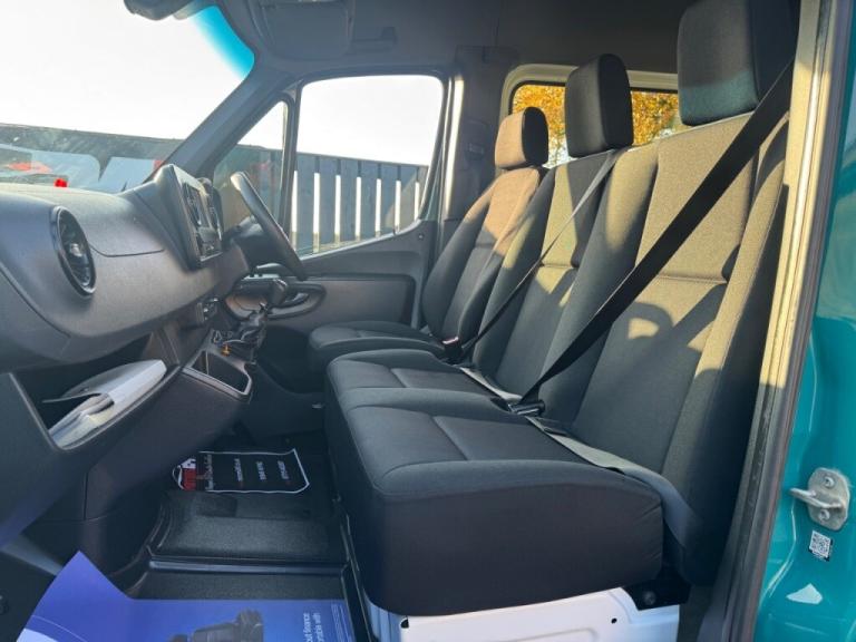  Mercedes-Benz Sprinter SPRINTER 2.1L 314CDI 3.5t H2 L2 RWD WINDOW COMBI CREW