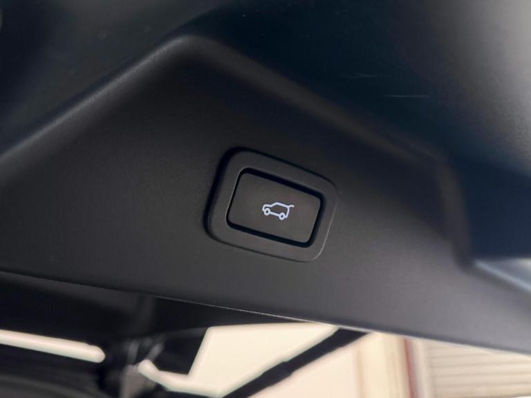  Land Rover Range Rover 4.4 SD V8 Autobiography SUV 5dr Diesel Auto 4WD Euro 6 (s/s) (339 ps) Die...