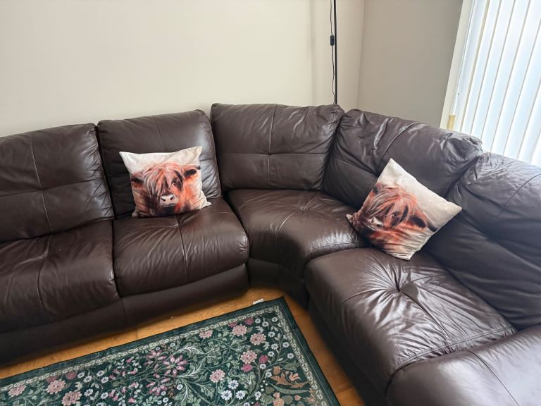 Large Brown Leather Corner Sofa – Good Condition