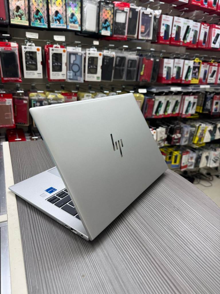 HP EliteBook 840 G10 8/256GB in Excellent Condition