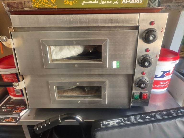 Pizza oven