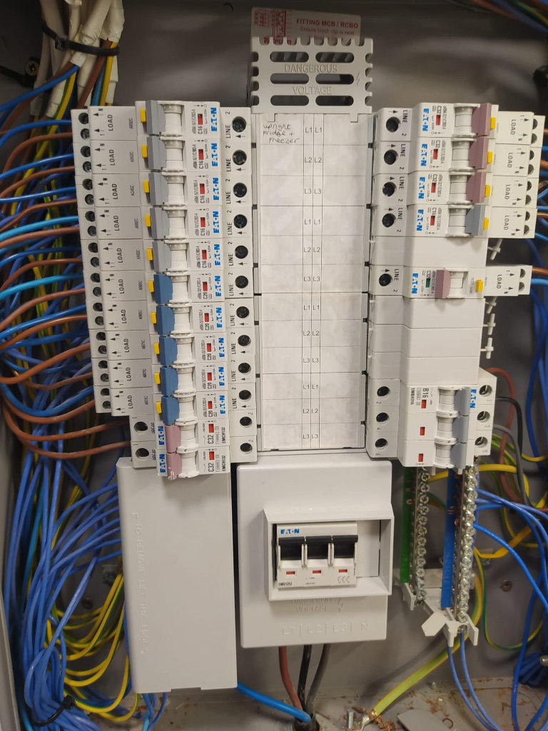 Electrical services & CCTV Installer Harrow Wembley HA4 HA5Kingsbury kenton North West london