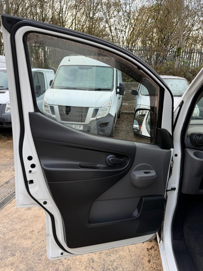 2014 Nissan NV200 1.5 dCi Acenta Van CAR DERIVED VAN DIESEL Manual