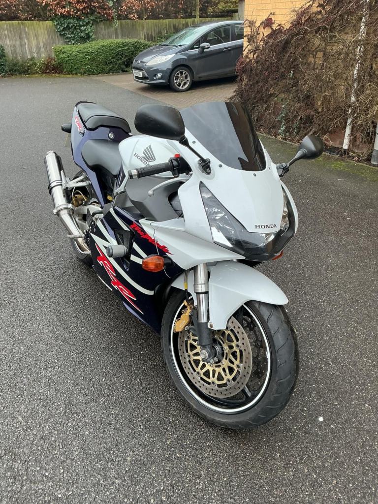 Honda CBR 954