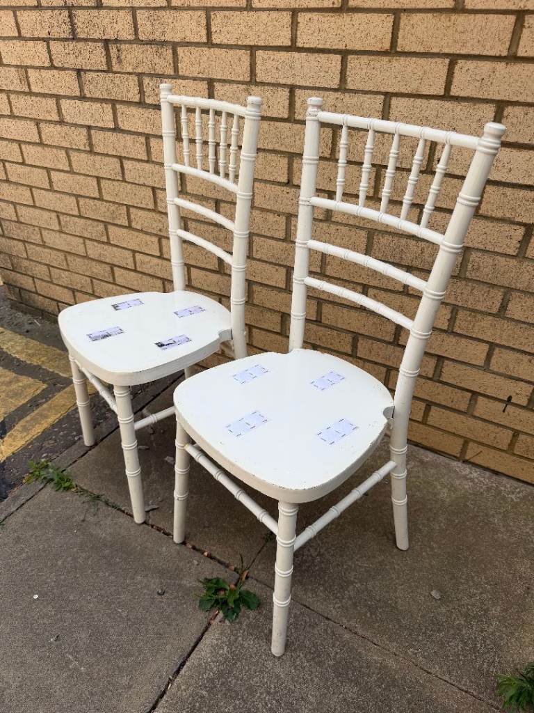 284 Used White Wooden Chiavari Chairs
