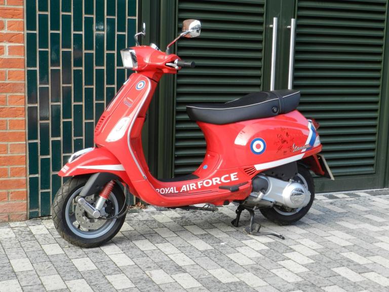 Piaggio Vespa S 125 Red Arrows Special Edition