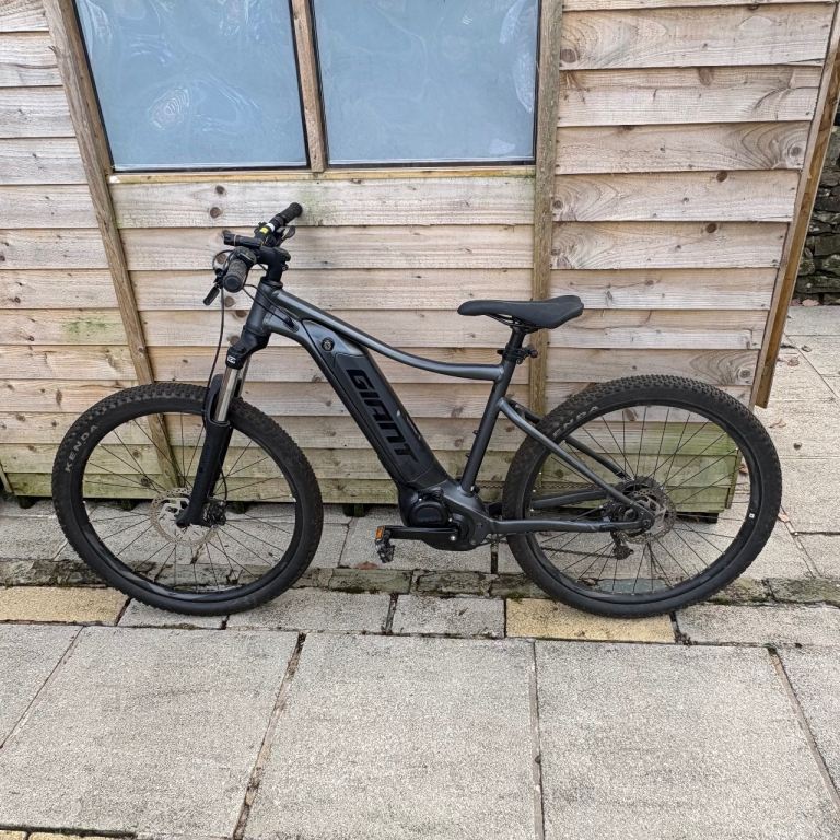 Giant Talon E+ Sport 27.5 Electric Mountain Bike 2022 Graphite - Medium Frame