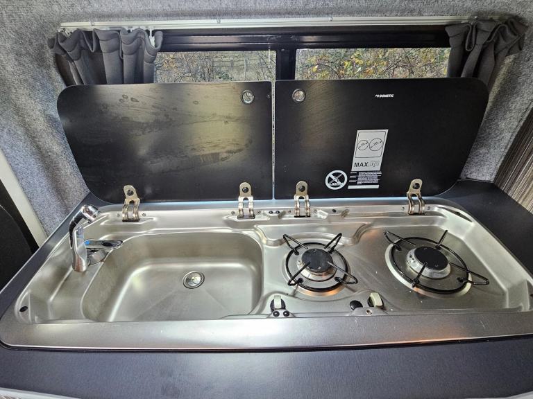 RENAULT TRAFIC 1.6 DCi SPORT LEISURE DRIVE FACTORY CONVERSION CAMPERVAN 2018 