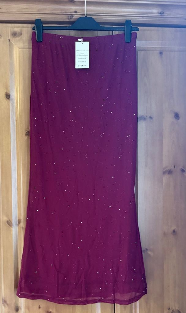 Maxi burgundy sparkle skirt with side split 
