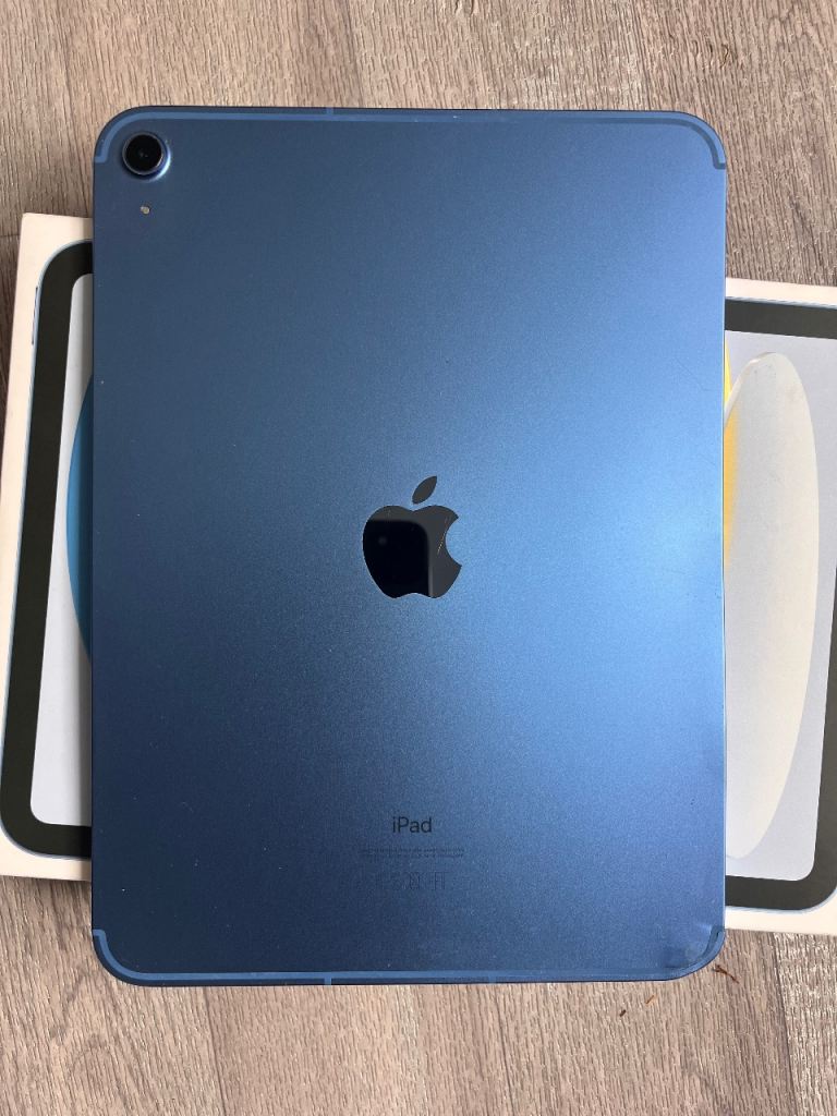 Apple iPad 10th Gen 2022 Blue – Cracked Screen, For Parts/Repair
